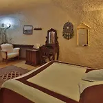Travel Cave Hotel 2*