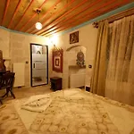 Hotel Travel Cave 2*