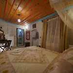 Travel Cave