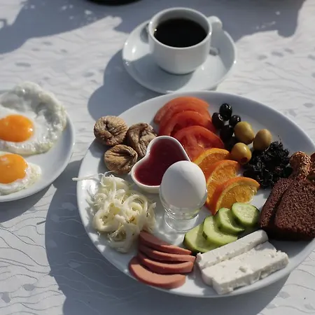 Travel Cave Hotel 2*