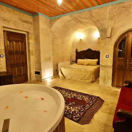 Travel Cave 2*