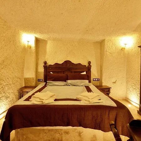 Travel Cave Hotel