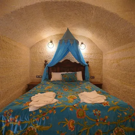 Travel Cave 2*