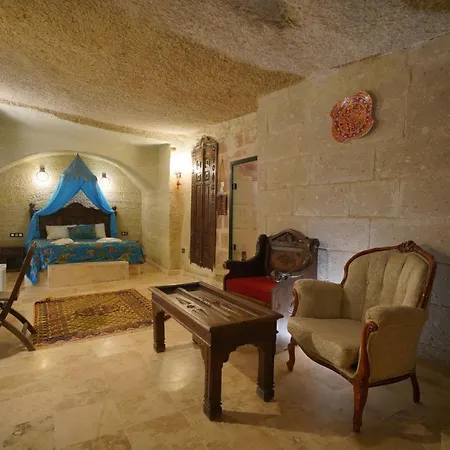 Travel Cave Hotel 2*