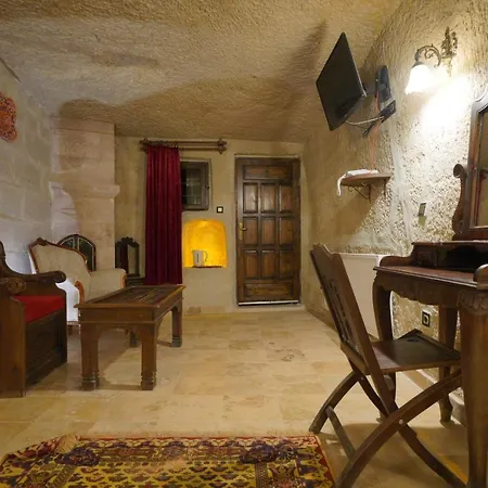 Travel Cave Hotel