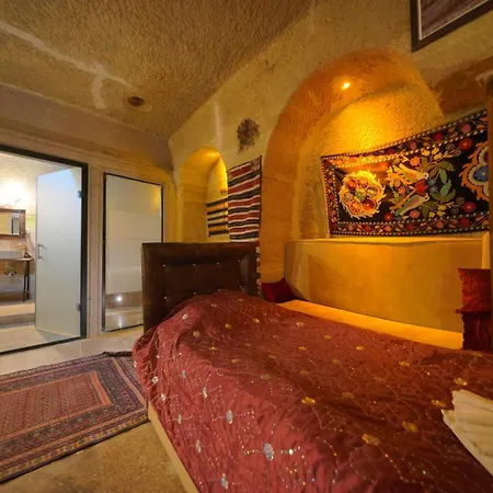 Travel Cave Hotel 2*