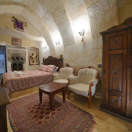 Travel Cave 2*