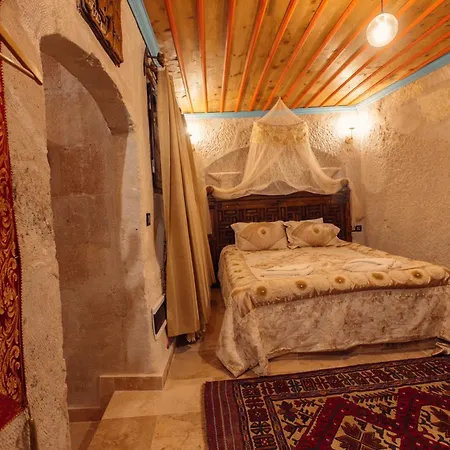Travel Cave Hotel 2*