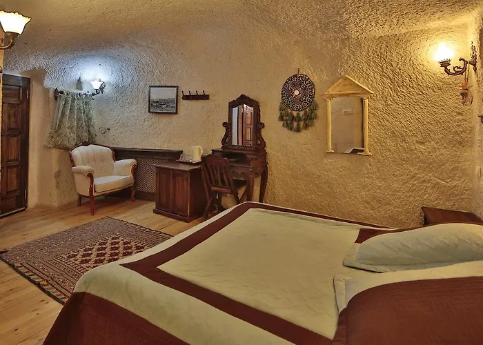 Travel Cave Hotel 2*