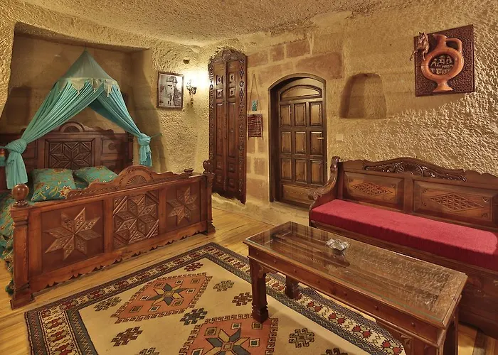 Travel Cave Hotel