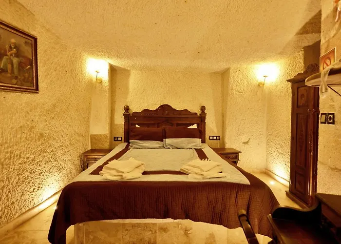 Travel Cave Hotel