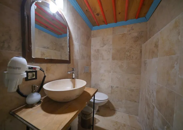 Hotel Travel Cave 2*