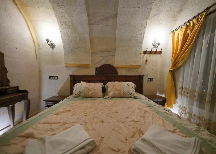 Hotel Travel Cave 2*