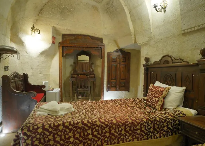 Travel Cave Hotel